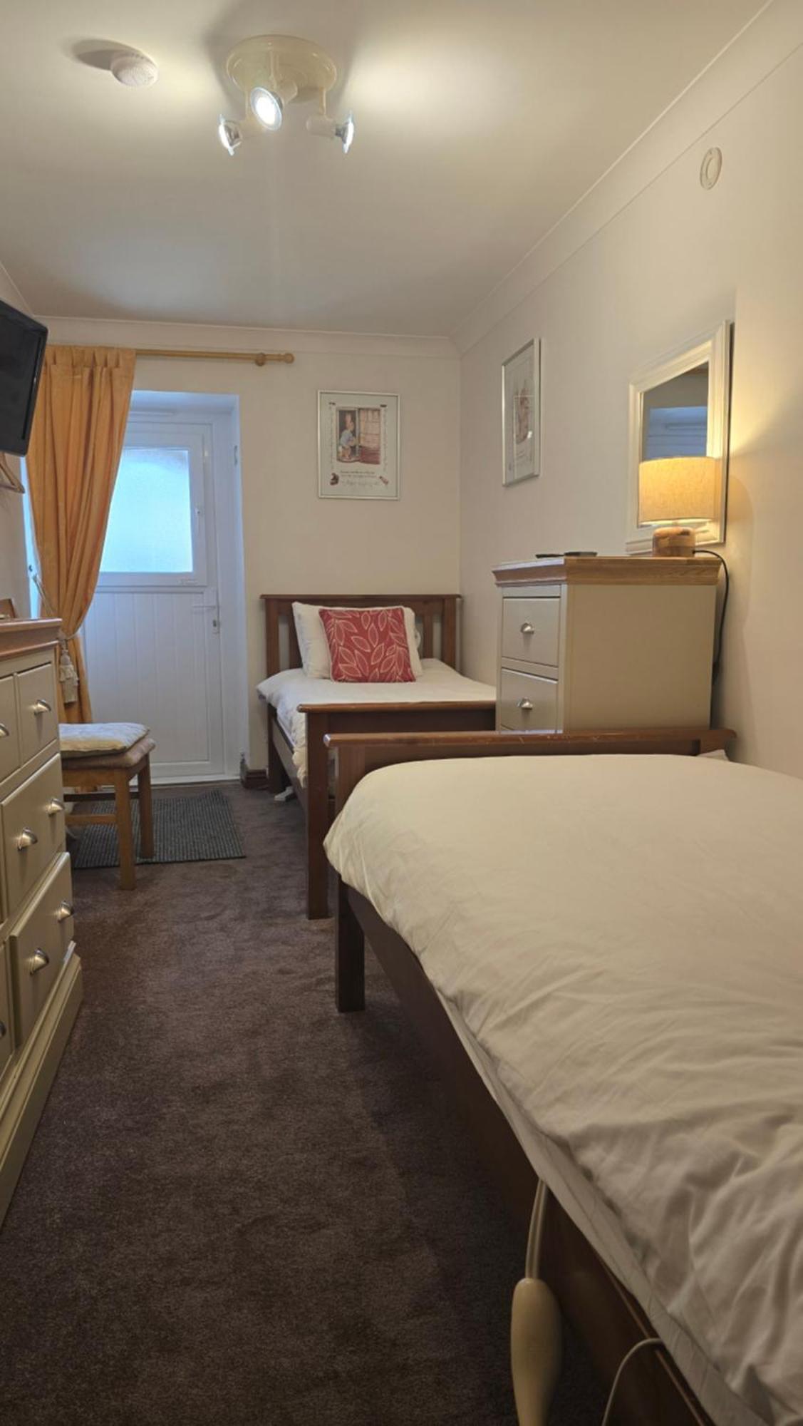 Lyndale Self-Catering Apartment Sleeps 4 Windermere Eksteriør bilde